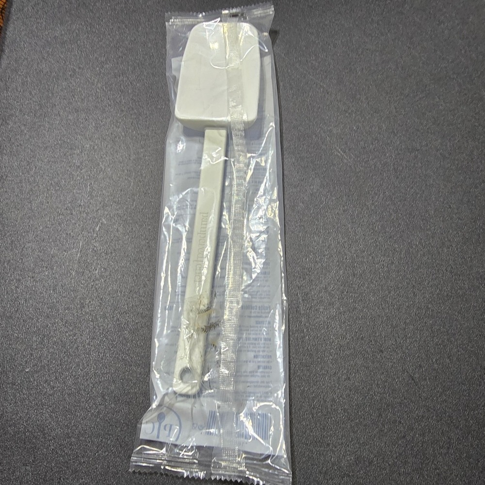 Pampered Chef Small Mix 'N Scraper 1659 White Silicone Spatula Heat Resistant